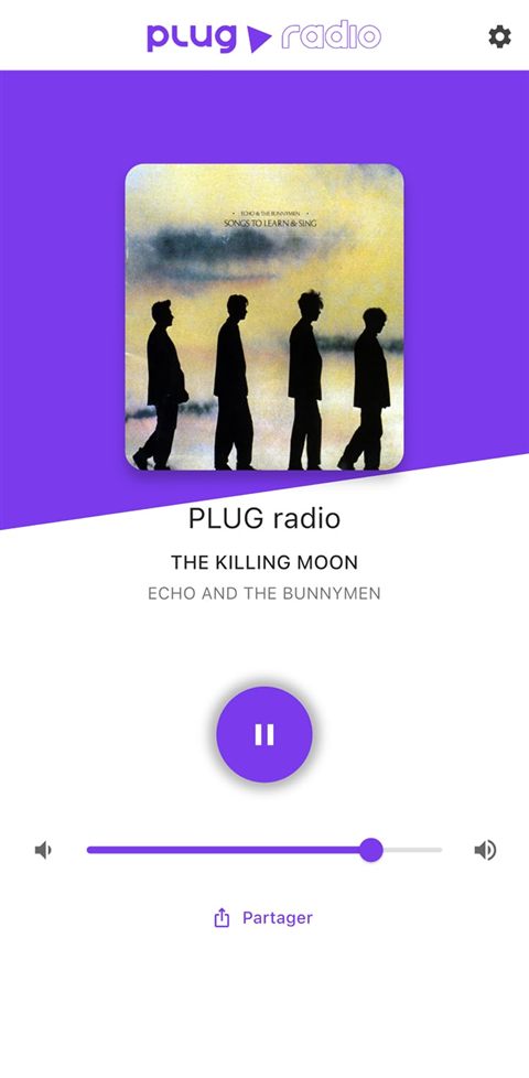Application PLUG radio : lecteur avec pochette, titre en cours et bouton de partage